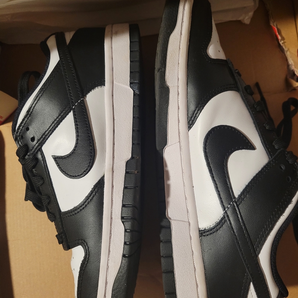 WOMEN'S NIKE DUNK LOW SNEAKER - Picture 5 of 7